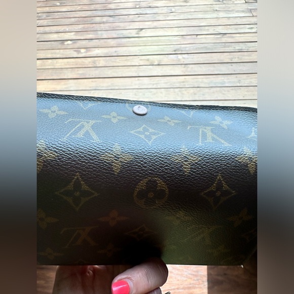 $575 LV Emillie Long Wallet Pink Snap Only Owner 💎Authentic - Picture 6 of 16
